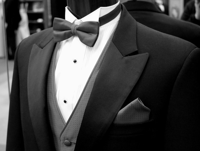 Duiken in de wereld van tuxedos: geschiedenis, stijlen, etiquette en modetrends